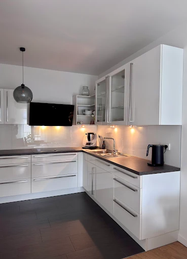 Moderne Küche von MORR Küchen